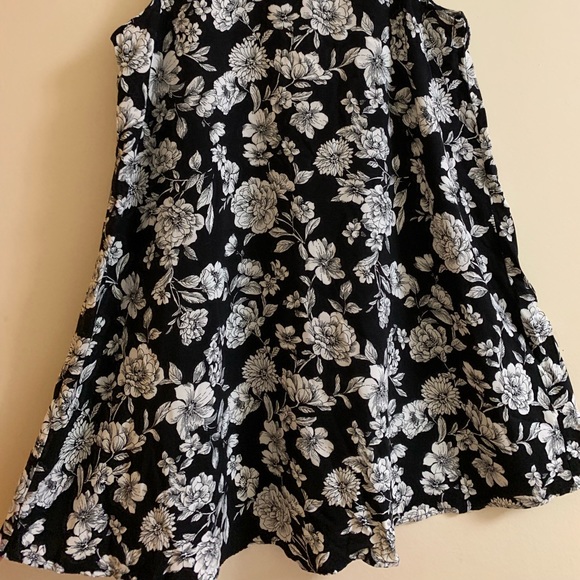 Forever 21 floral dress - Picture 3 of 5
